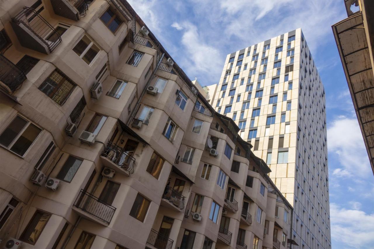 Midcity Hostel Єреван Екстер'єр фото